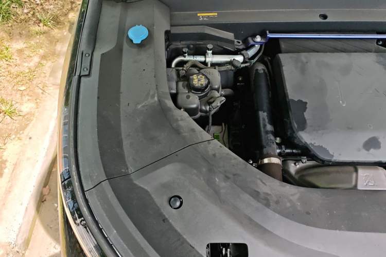 Used Li Auto L9 2024 Ultra Model Engine Bay Right