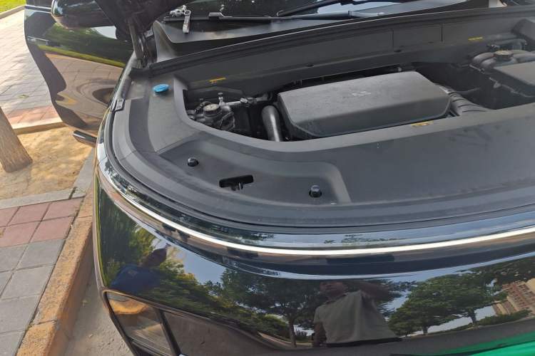 Used Li Auto L9 2024 Ultra Model Engine Bay Right