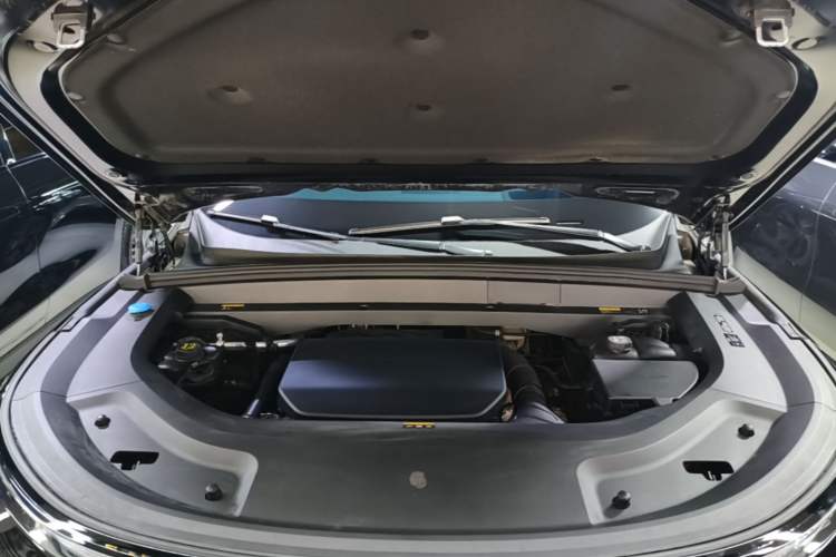 Used Li Auto L9 2024 Ultra Model Engine Bay