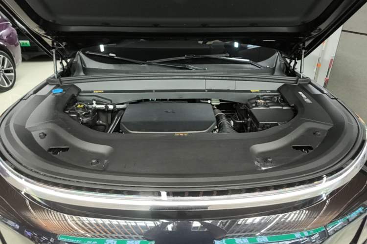 Used Li Auto L9 2024 Ultra Model Engine Bay