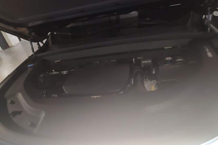 Used Li Auto L9 2024 Pro Model Engine Bay