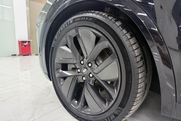 Used Li Auto L9 2024 Ultra Model Exterior 1