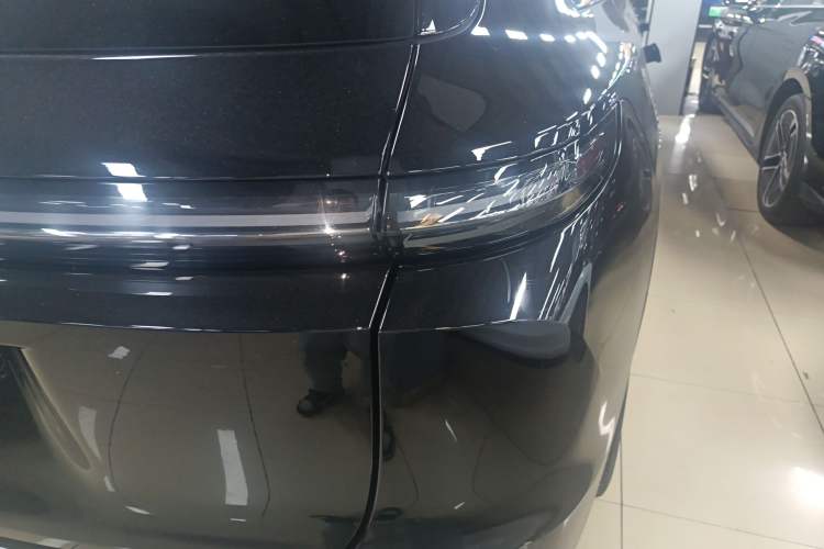 Used Li Auto L9 2024 Ultra Model Exterior 3