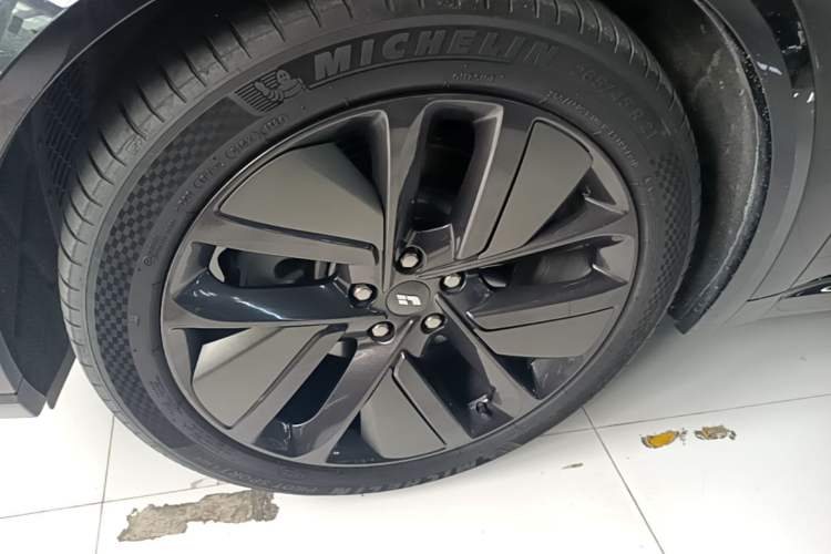 Used Li Auto L9 2024 Pro Model Exterior 4
