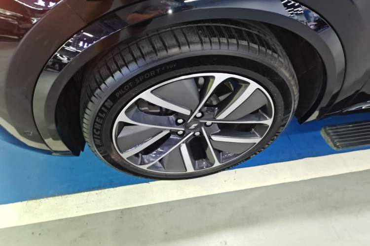 Used Li Auto L9 2024 Ultra Model Exterior 4