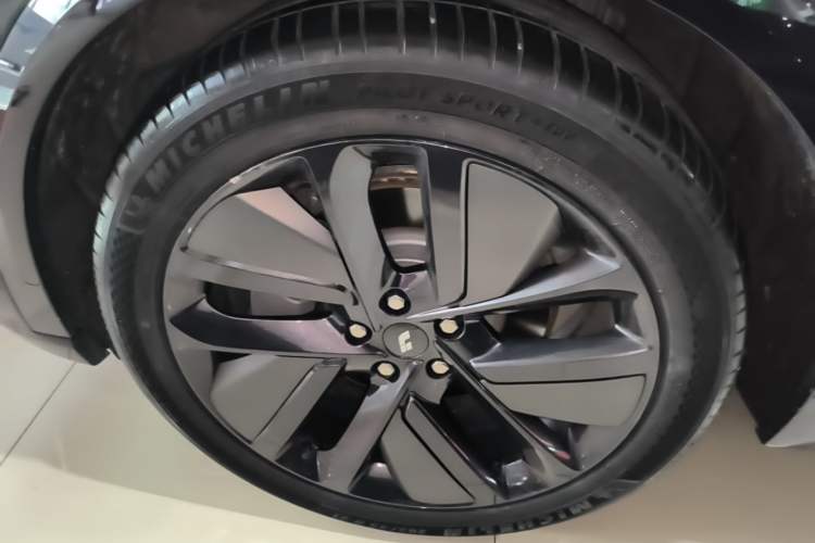 Used Li Auto L9 2024 Ultra Model Exterior 4