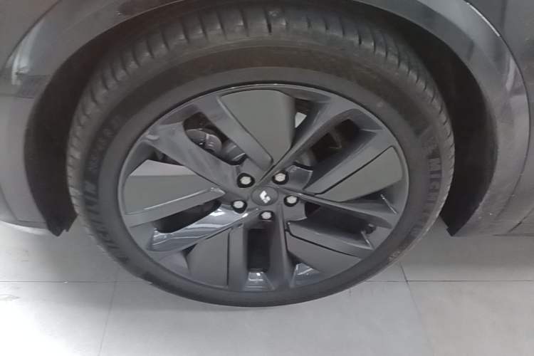 Used Li Auto L9 2024 Ultra Model Exterior 4