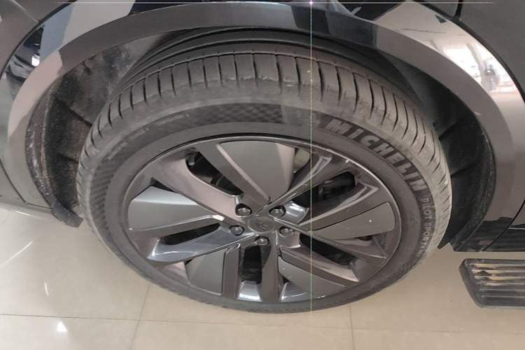 Used Li Auto L9 2024 Ultra Model Exterior 5