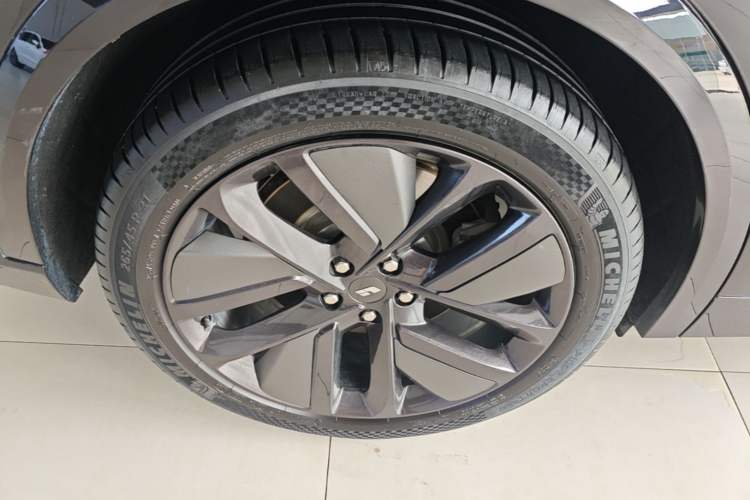 Used Li Auto L9 2024 Ultra Model Exterior 5