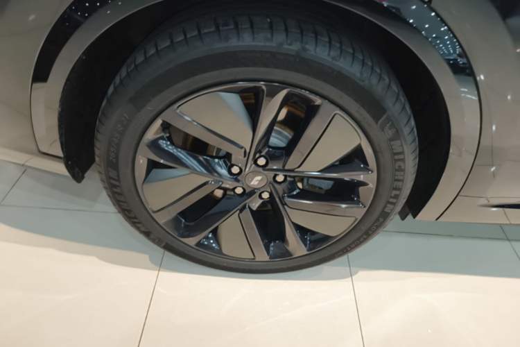 Used Li Auto L9 2024 Ultra Model Exterior 5