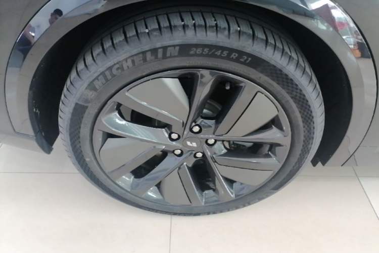 Used Li Auto L9 2024 Ultra Model Exterior 5
