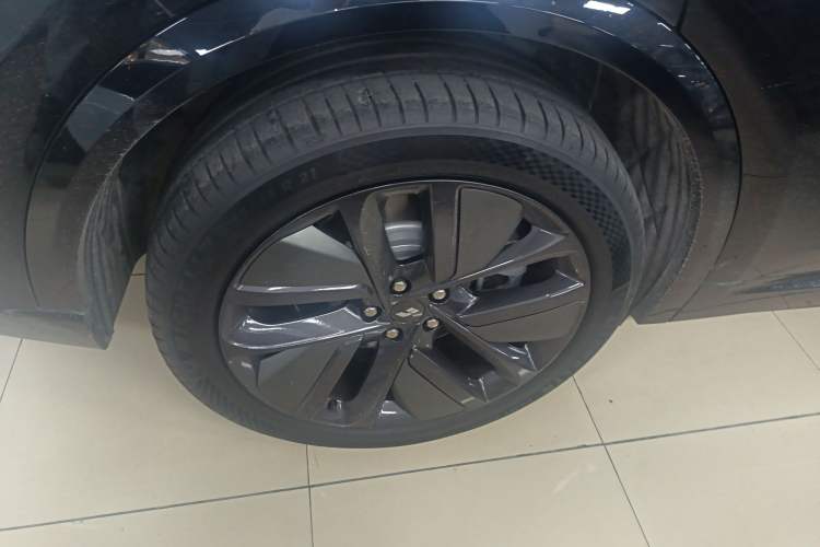 Used Li Auto L9 2024 Ultra Model Exterior 5