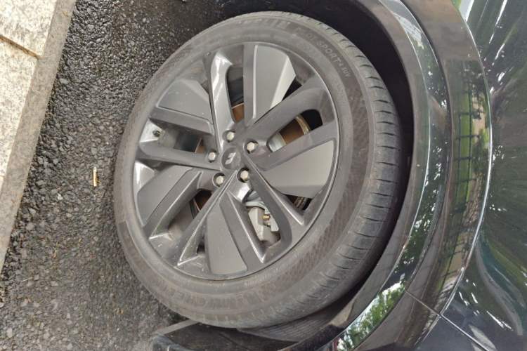 Used Li Auto L9 2024 Ultra Model Exterior 7