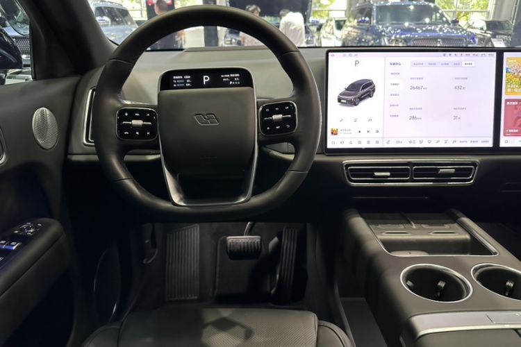 Used Li Auto L9 2024 Ultra Model Interior 1