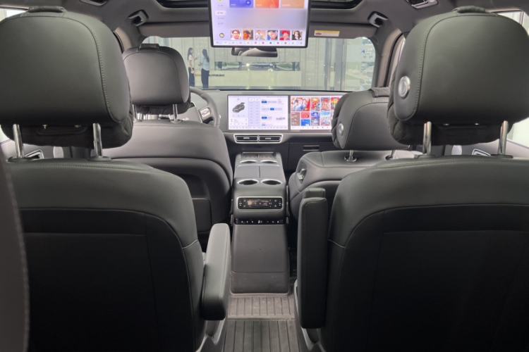 Used Li Auto L9 2024 Ultra Model Interior 3