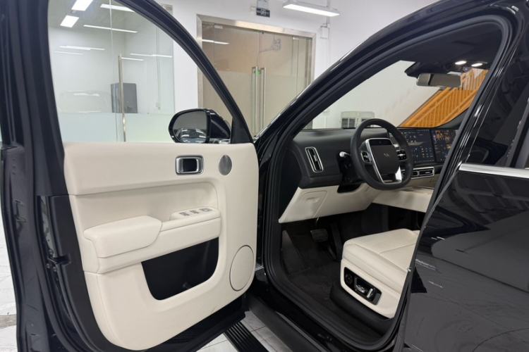 Used Li Auto L9 2024 Ultra Model Interior 5