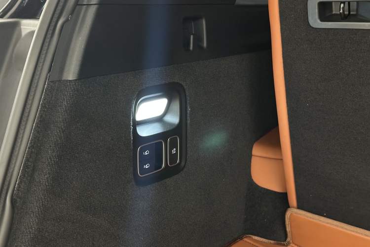 Used Li Auto L9 2024 Ultra Model Interior 9