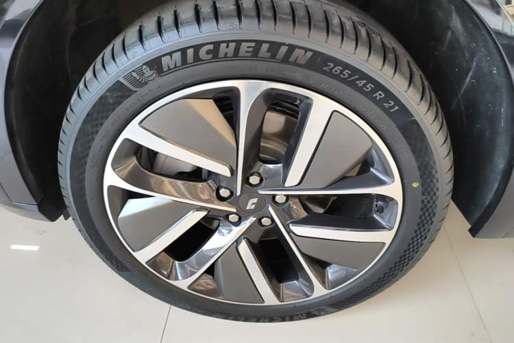 Used Li Auto L9 2024 Ultra Model Left Front Wheel Hub