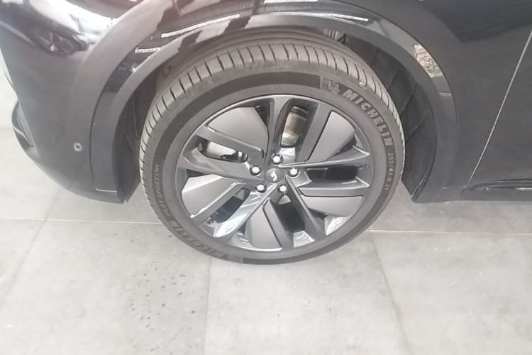 Used Li Auto L9 2024 Ultra Model Left Front Wheel Hub