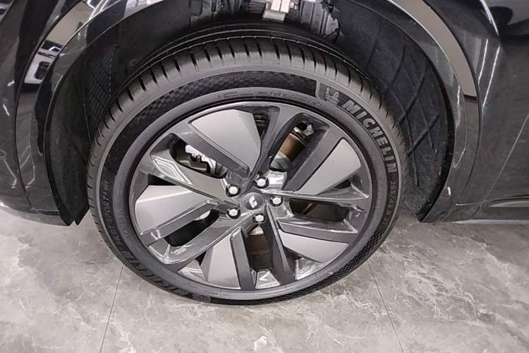 Used Li Auto L9 2024 Ultra Model Left Front Wheel Hub