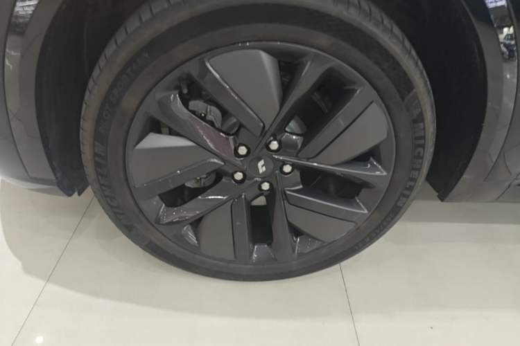Used Li Auto L9 2024 Pro Model Left Front Wheel Hub