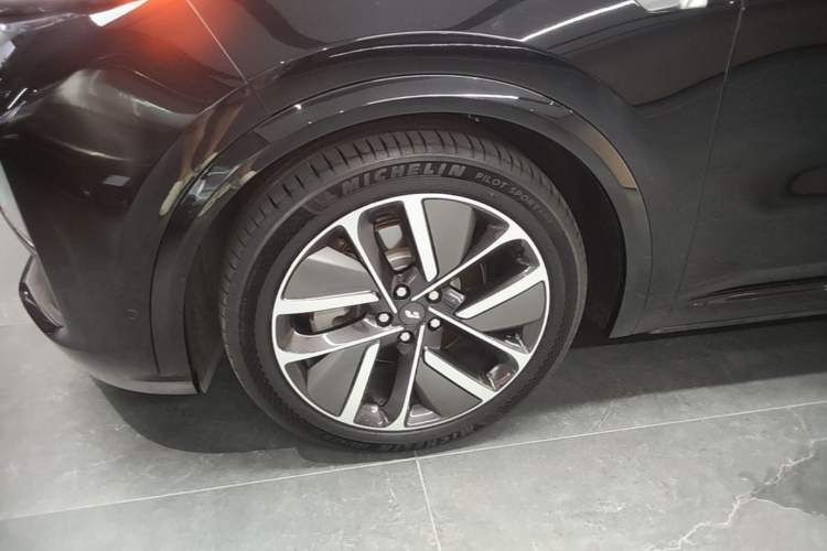 Used Li Auto L9 2024 Ultra Model Left Front Wheel Hub