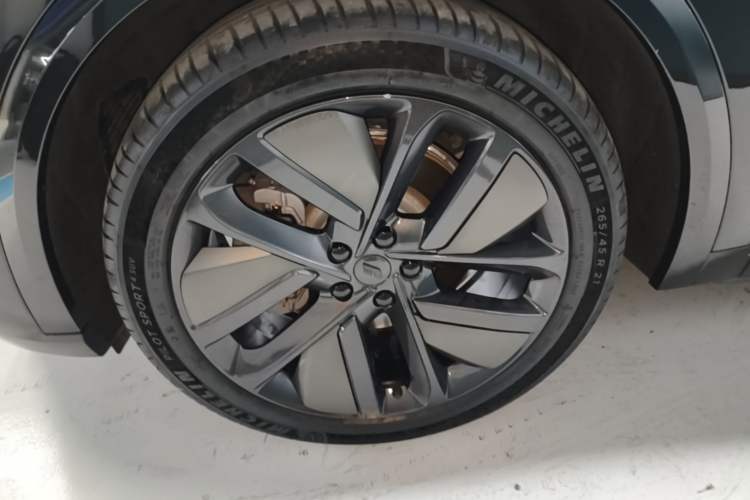 Used Li Auto L9 2024 Ultra Model Left Front Wheel Hub
