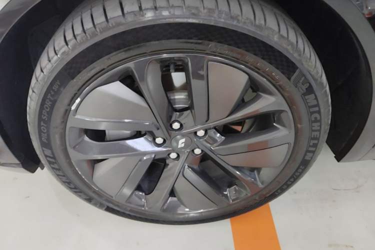 Used Li Auto L9 2024 Ultra Model Left Front Wheel Hub