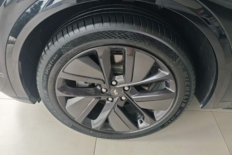 Used Li Auto L9 2024 Ultra Model Left Front Wheel Hub