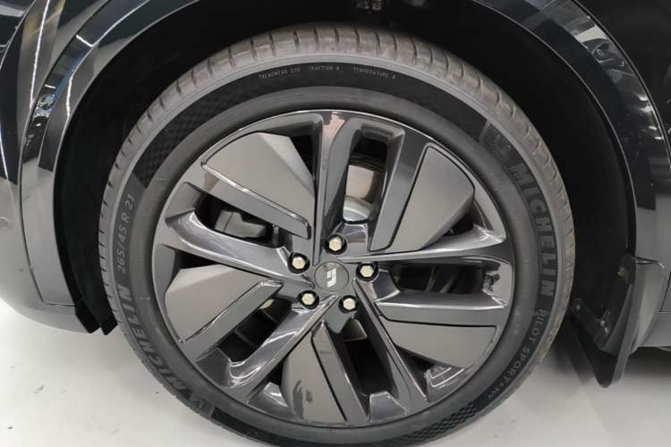 Used Li Auto L9 2024 Ultra Model Left Front Wheel Hub