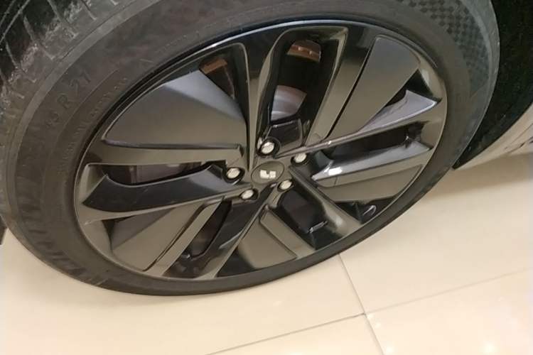 Used Li Auto L9 2024 Pro Model Left Front Wheel Hub