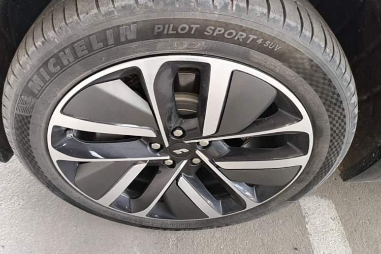 Used Li Auto L9 2024 Ultra Model Left Front Wheel Hub
