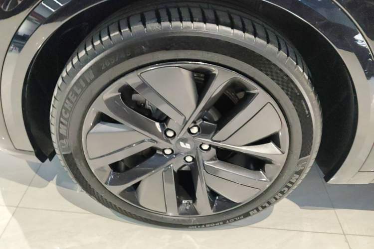 Used Li Auto L9 2024 Pro Model Left Front Wheel Hub