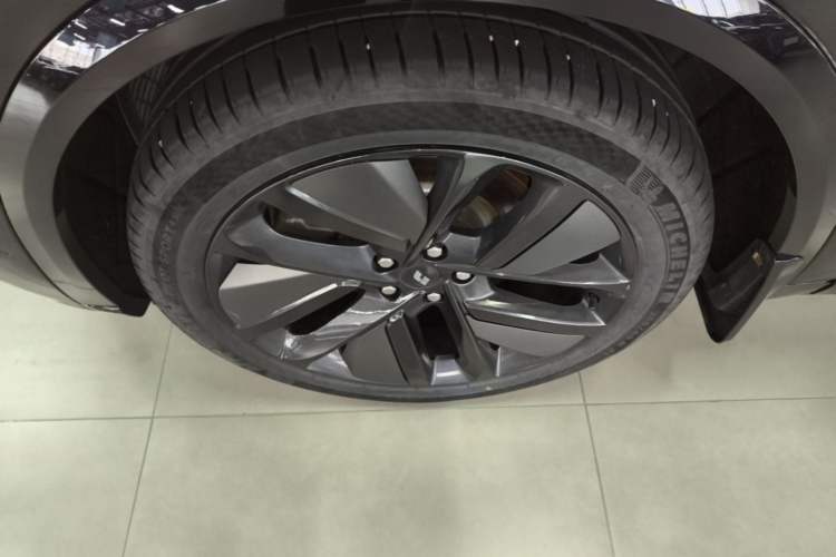 Used Li Auto L9 2024 Ultra Model Left Front Wheel Hub