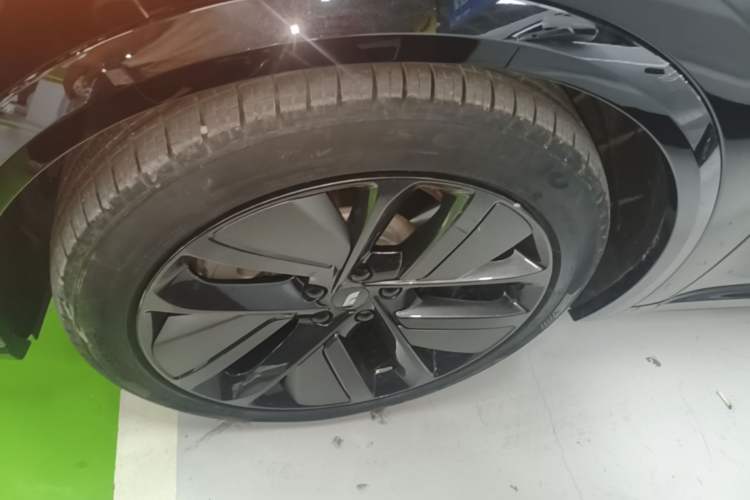 Used Li Auto L9 2024 Ultra Model Left Front Wheel Hub