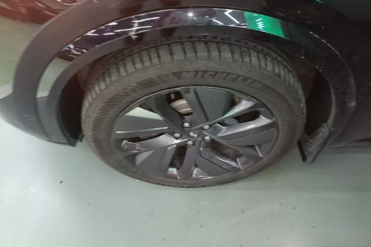 Used Li Auto L9 2024 Pro Model Left Front Wheel Hub