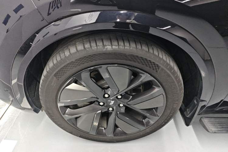 Used Li Auto L9 2024 Ultra Model Left Front Wheel Hub