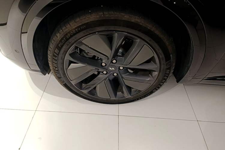 Used Li Auto L9 2024 Ultra Model Left Front Wheel Hub