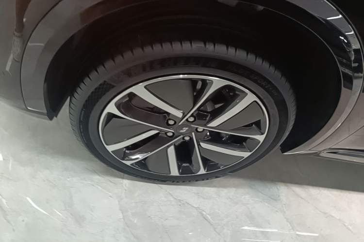 Used Li Auto L9 2024 Ultra Model Left Front Wheel Hub