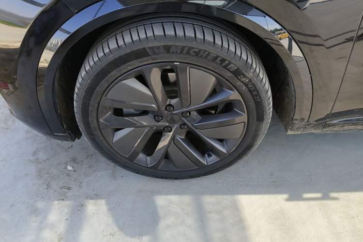 Used Li Auto L9 2024 Ultra Model Left Front Wheel Hub