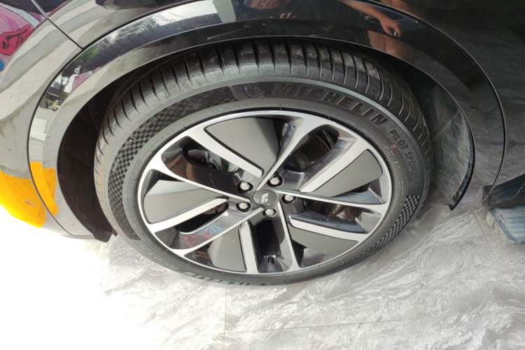 Used Li Auto L9 2024 Ultra Model Left Front Wheel Hub