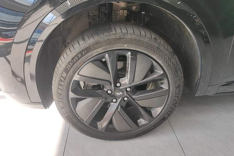 Used Li Auto L9 2024 Ultra Model Left Front Wheel Hub
