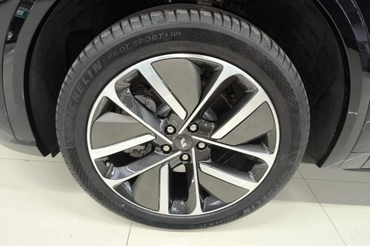 Used Li Auto L9 2024 Ultra Model Left Front Wheel Hub