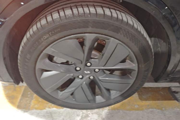 Used Li Auto L9 2024 Ultra Model Left Front Wheel Hub