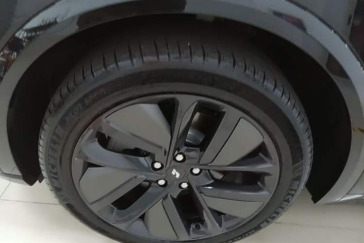 Used Li Auto L9 2024 Ultra Model Left Front Wheel Hub
