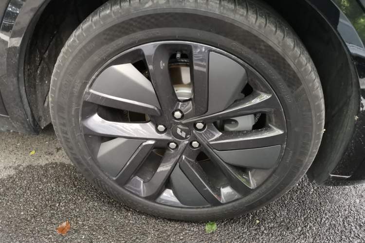 Used Li Auto L9 2024 Ultra Model Right Front Wheel Hub