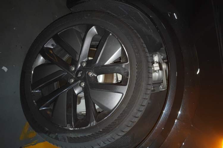 Used Li Auto L9 2024 Ultra Model Right Front Wheel Hub