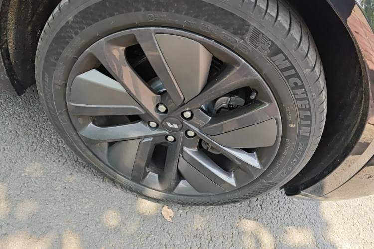 Used Li Auto L9 2024 Ultra Model Right Front Wheel Hub