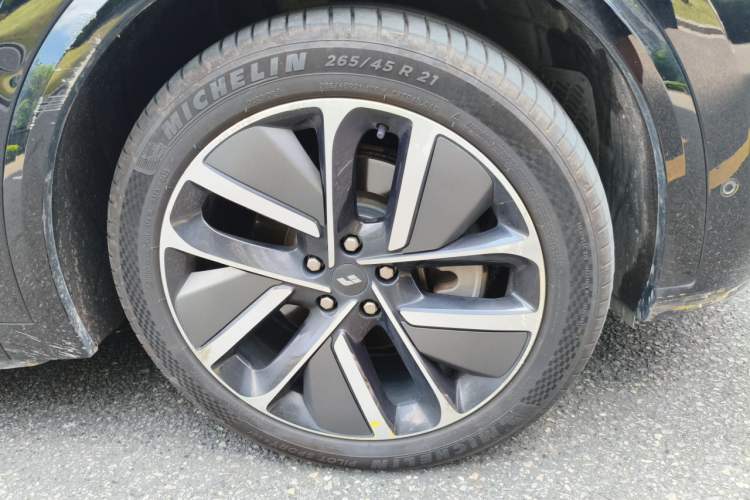 Used Li Auto L9 2024 Ultra Model Right Front Wheel Hub