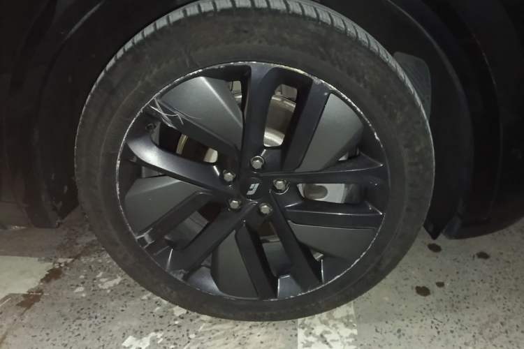 Used Li Auto L9 2024 Ultra Model Right Front Wheel Hub